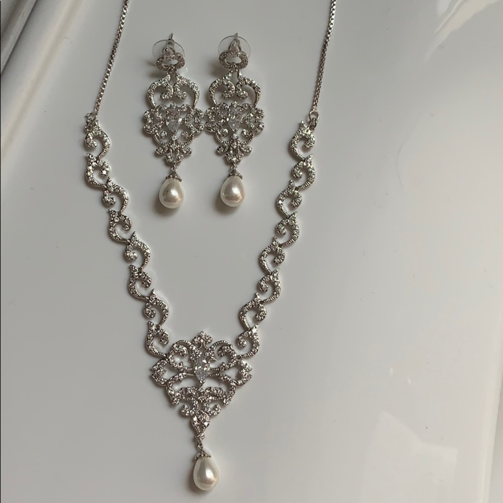 Silver necklaces and earrings set